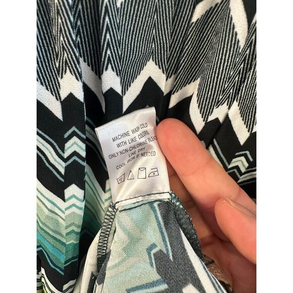 Tyler Boë Taylor Chevron Midi Long Sleeve 100% Viscose Flowy Smocked Dress XS - Picture 9 of 9